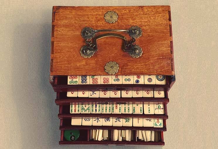 Traditional 1920's Chinese Mahjong set in wooden box